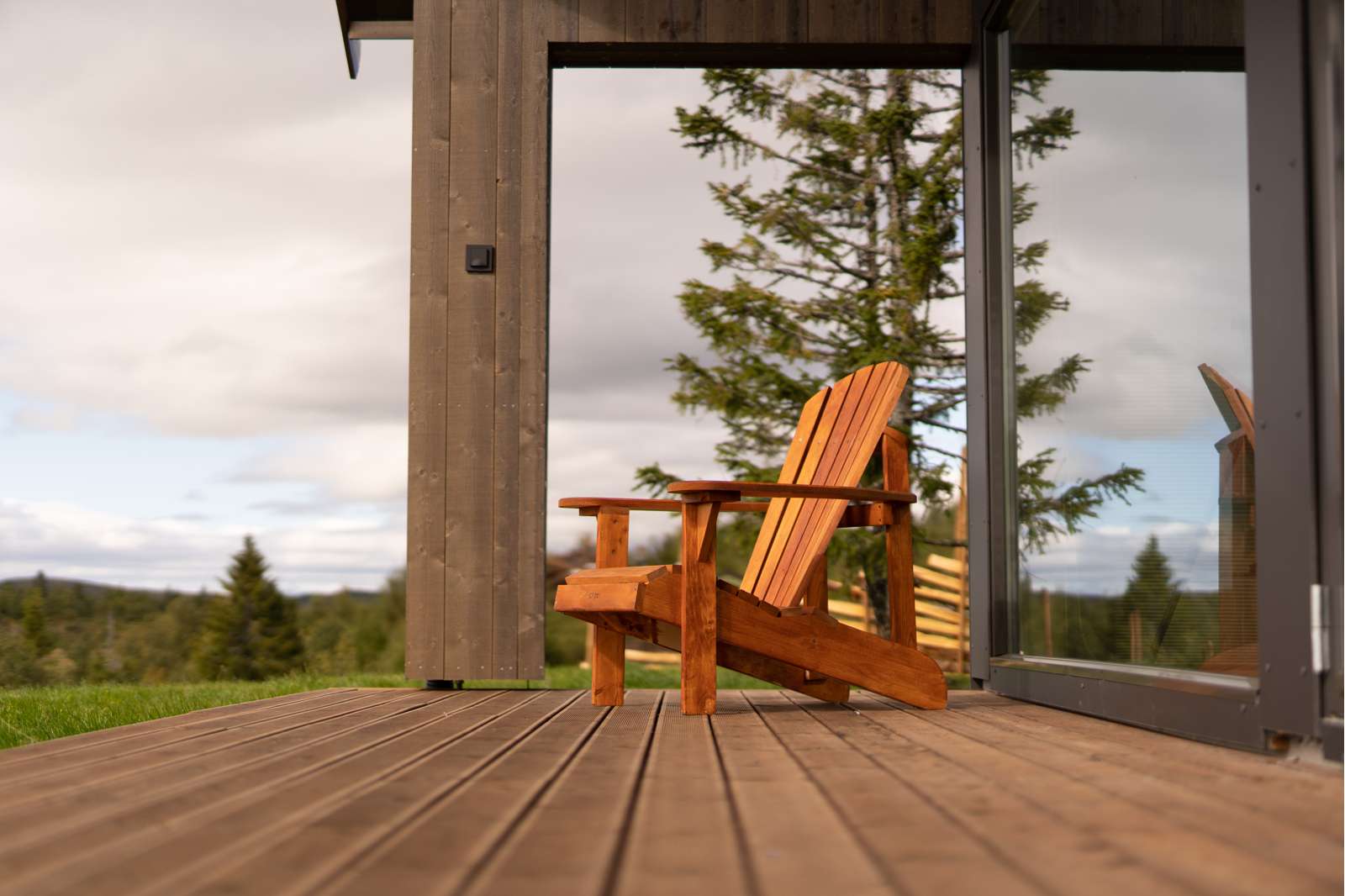 Muskoka Pine Puutarhatuoli